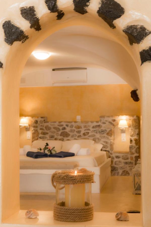 Linos Suites Emporio  Екстериор снимка
