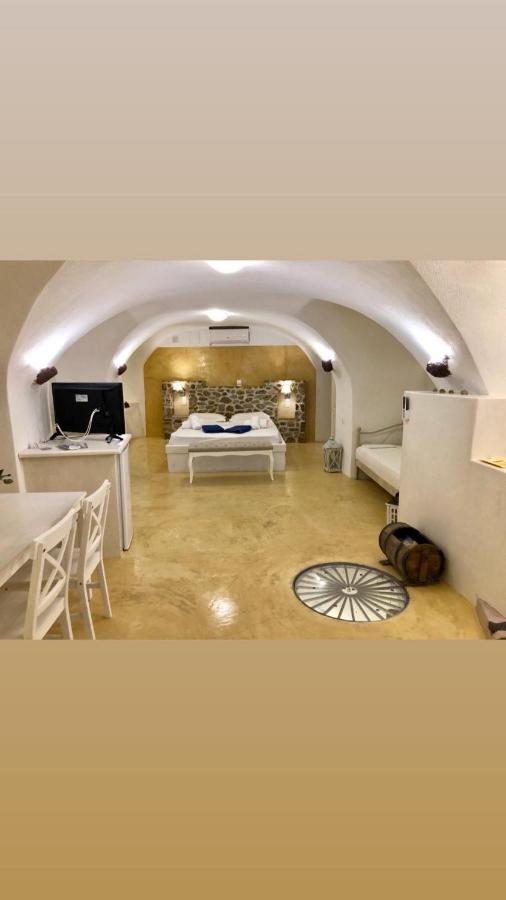 Linos Suites Emporio  Екстериор снимка